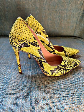 Schutz Caiolea Neon Yellow Snakeskin Pump Pumps Yellow & Black US 8.5